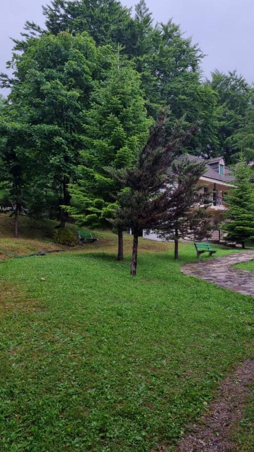 Bujtina Te Grima Hotel Theth Exterior photo