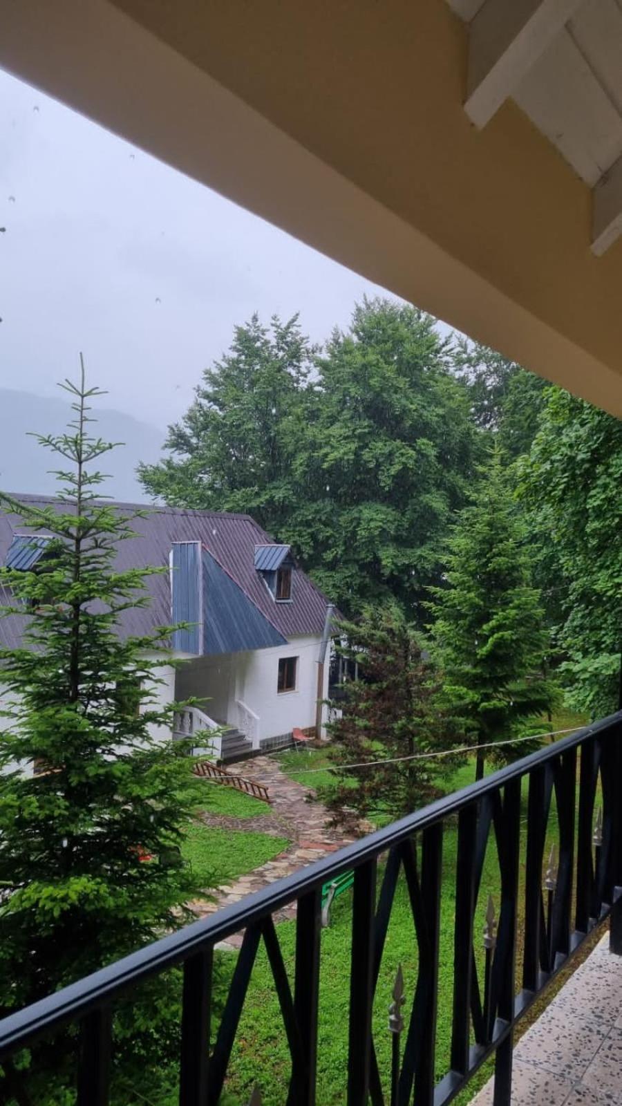 Bujtina Te Grima Hotel Theth Exterior photo